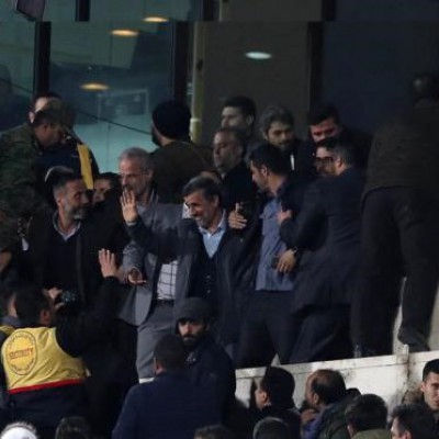 شوخی انصاریان با احمدینژاد؛ آقا بشین خونه!