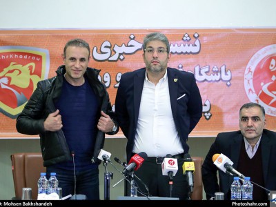 واکنش حمیدوای به مذاکرت پرسپولیس با گل محمدی حمیداوی: پرسپولیس با یحیی کاری میکند که الاهلی با برانکو کرد/ گلمحمدی با ما میماند
