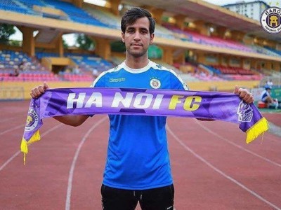 سجاد مشکل پور لژیونر فوتبال ایران در ویتنام شد